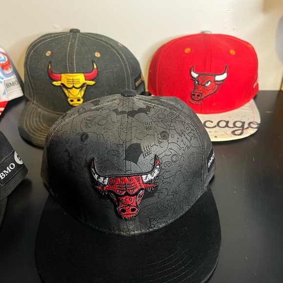 Chicago Bulls Artist Edition SnapBacks - Picture 2 of 6